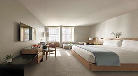 Deluxe King Bed Accessible
