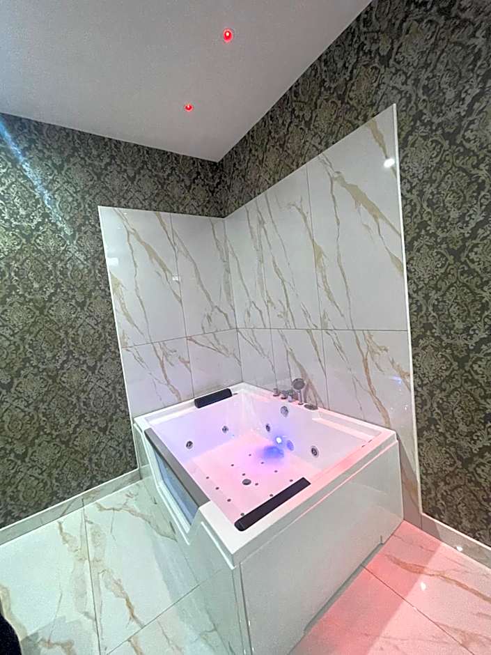 Life Hotel