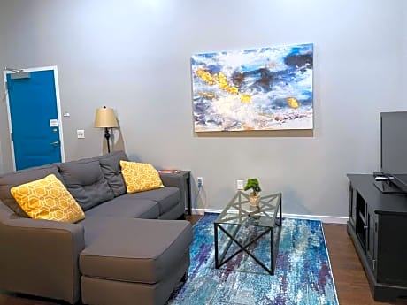#2BR-1BA Loft Downtown KC in Historic Building