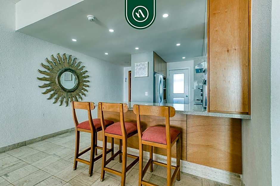 2BR Condo with Private Blacony - Oceean View
