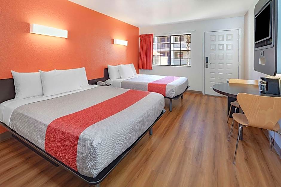 Motel 6-Thousand Oaks, CA