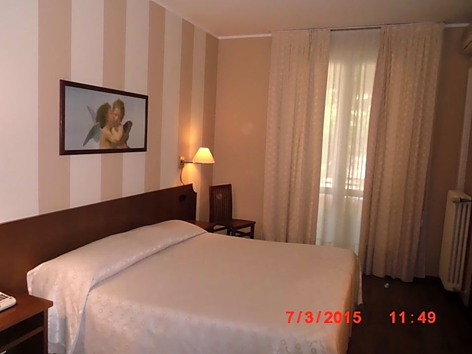 Photo 1 of 19 of 1 Double Bed or 2 Beds
