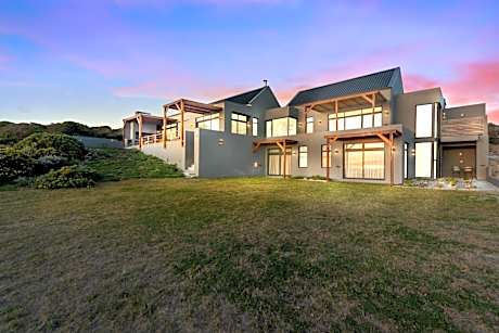 Romansbaai Moksha on the Sea