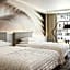 Le Meridien Beach Plaza