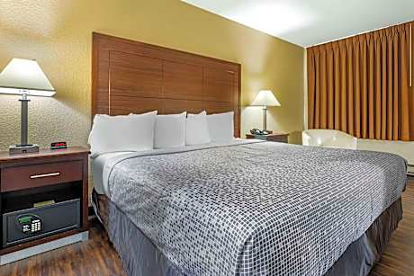 1 King Bed, Nonsmoking
