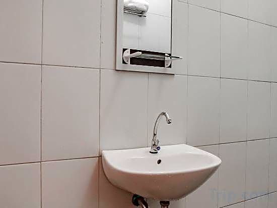 OYO 90210 Kenari House Syariah