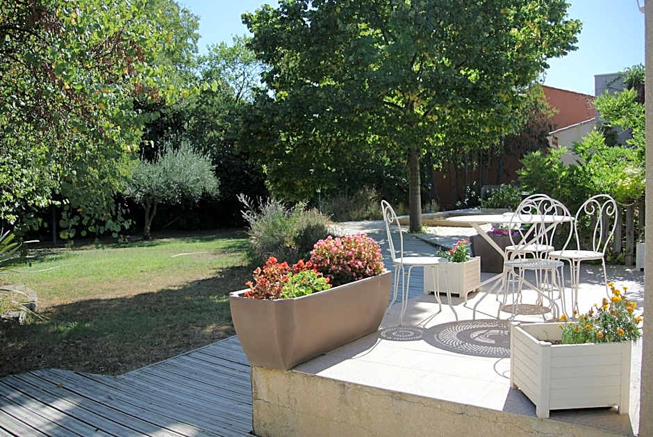 Logis Hôtel Restaurant Le Clos des Capitelles