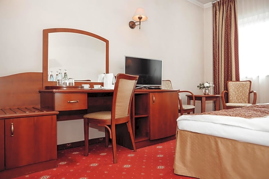 Photo 1 of 8 of Standard Double or Twin Room