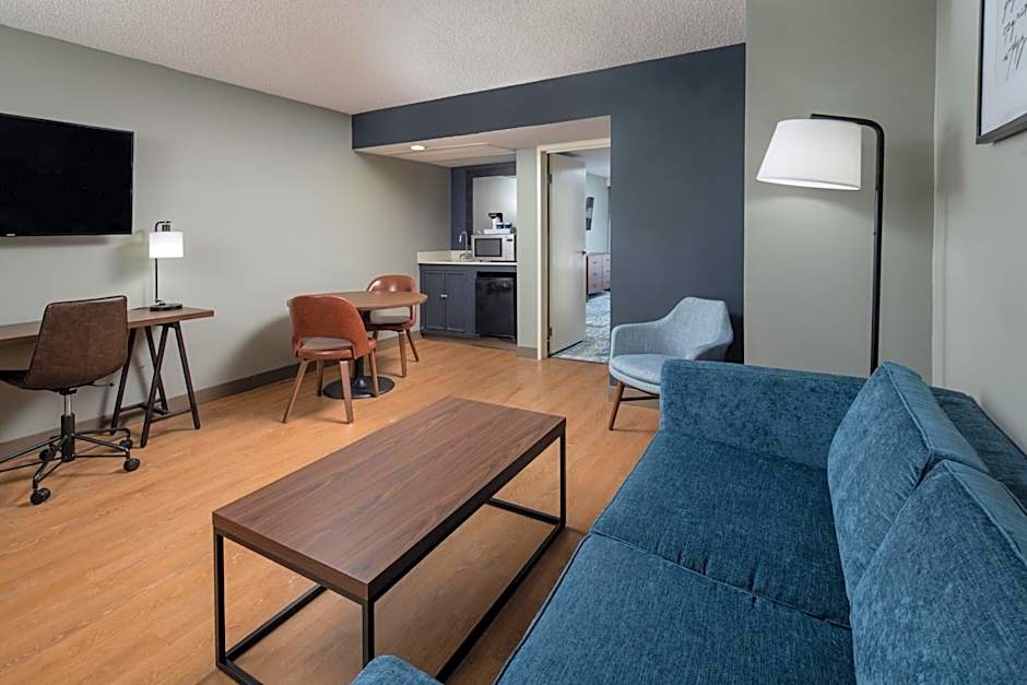 Four Points by Sheraton Suites Tampa Airport Westshore