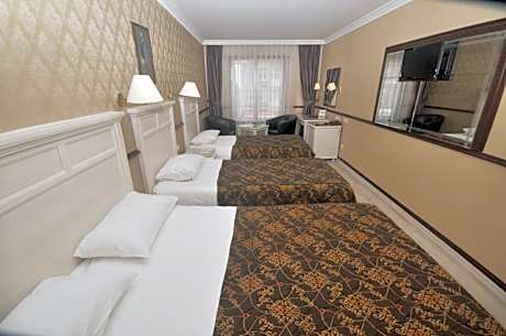 Family Room (4 Adults)