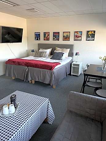 Route 154, 15 min till Ullared