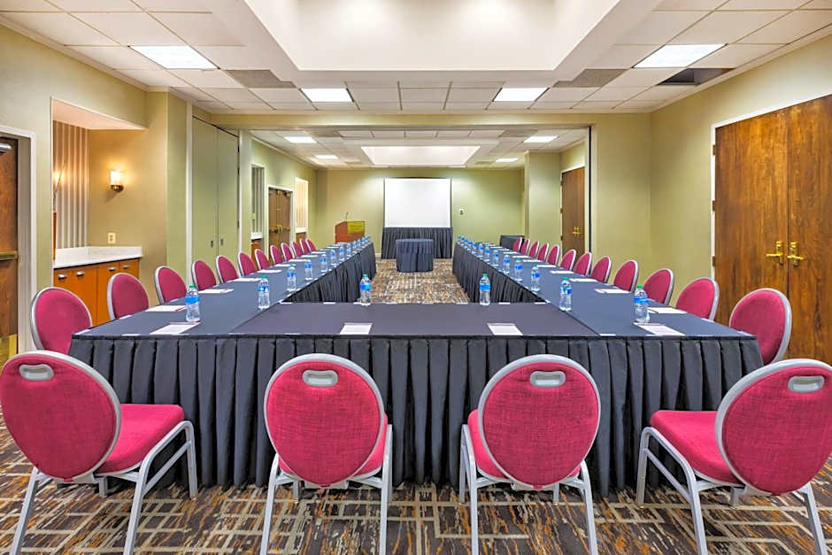 Crowne Plaza Dulles Airport By IHG