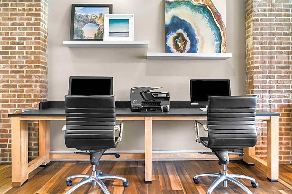 Best Western Okemos/East Lansing Hotel & Suites