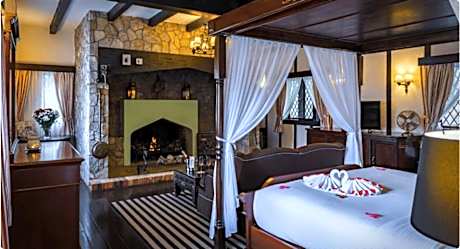 Deluxe Double Room (2 Adults + 1 Child)