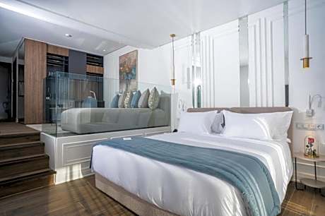 Queen Room with Balcony