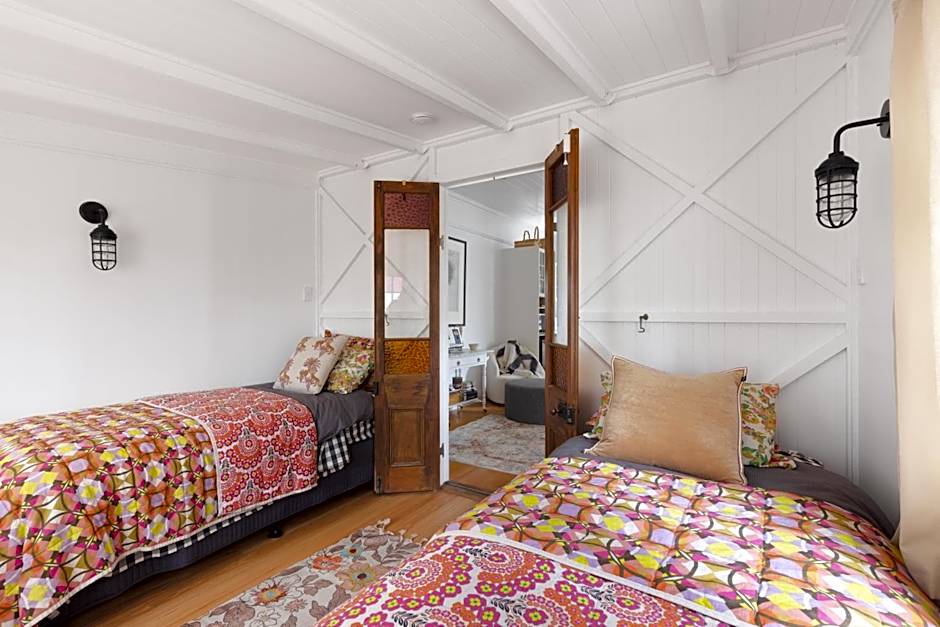 Exclusive Luxury Designer Cottage Estate for 10 - Peaceful Retreat Just 8 Minutes from Maleny