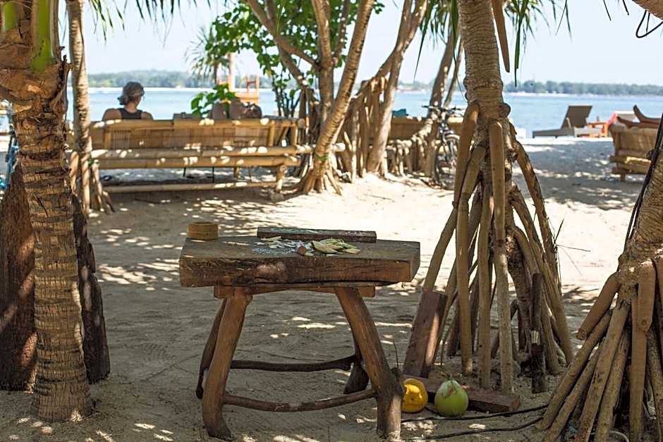 Island View Bar & Bungalow