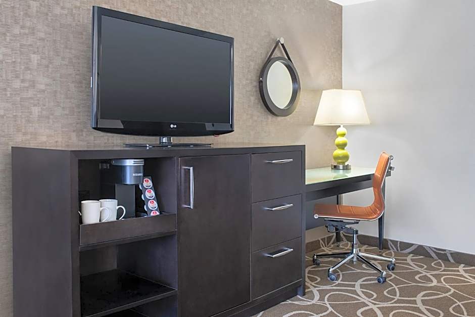 Crowne Plaza Kitchener-Waterloo By IHG