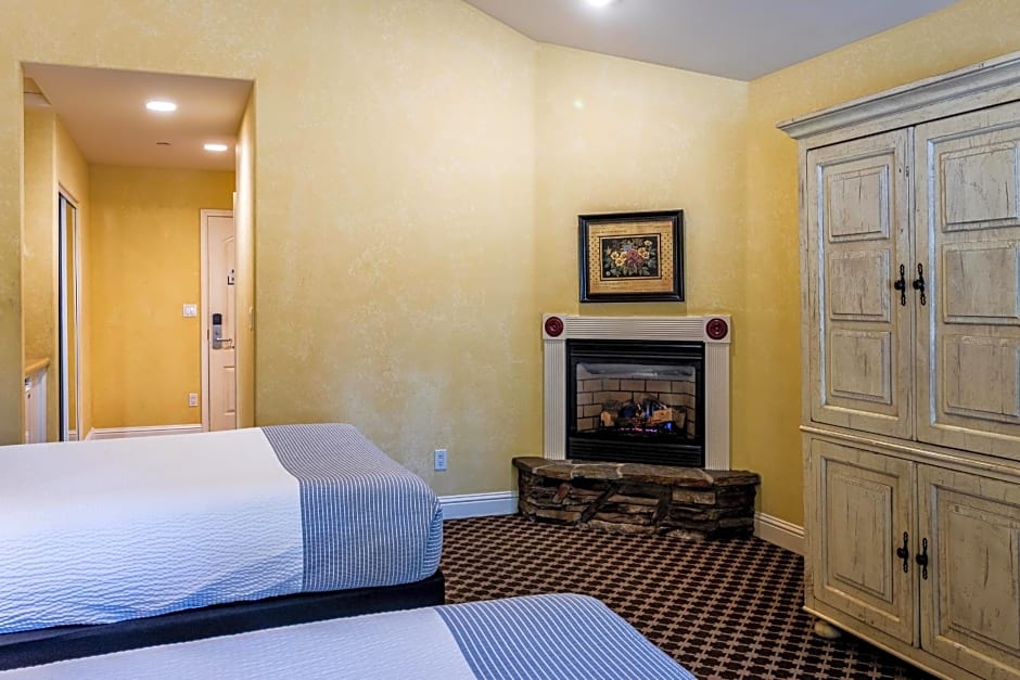 Cambria Pines Lodge
