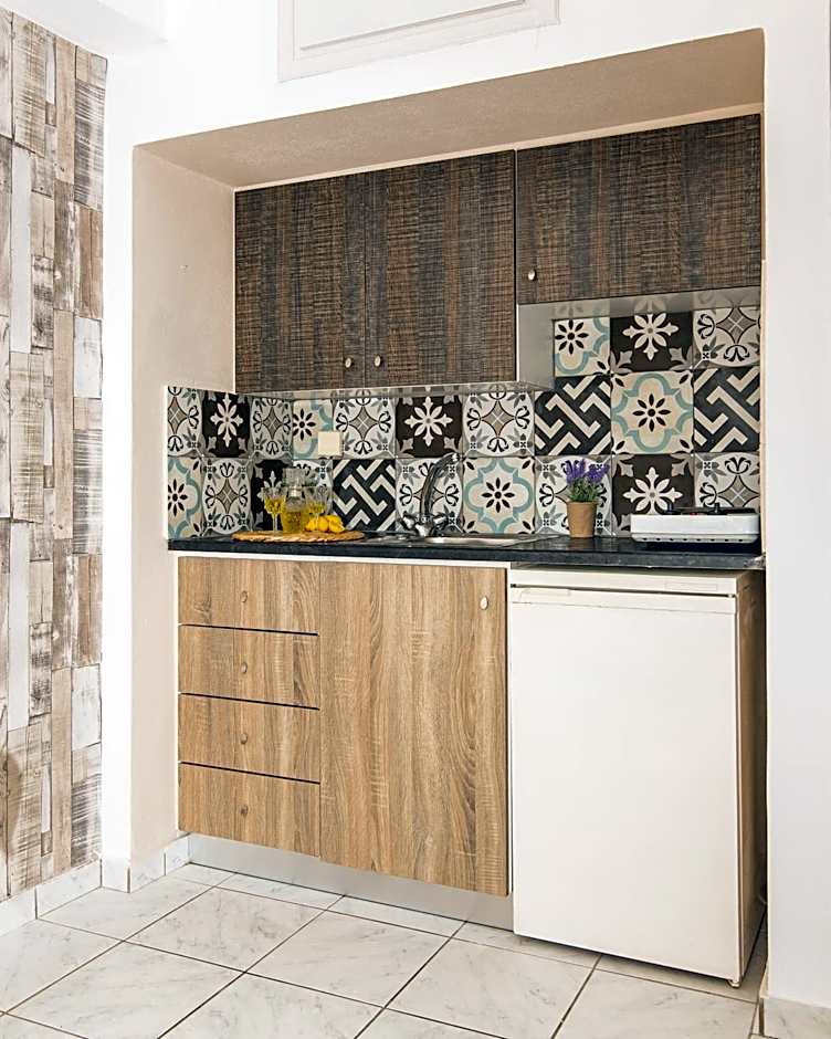 Silver Sun Studios & Apartments