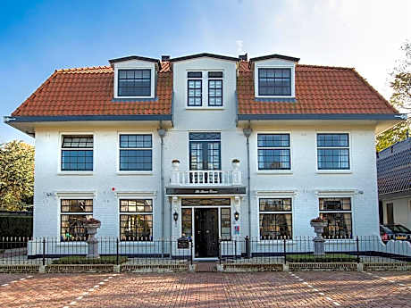 B & B Hotel The Baron Crown