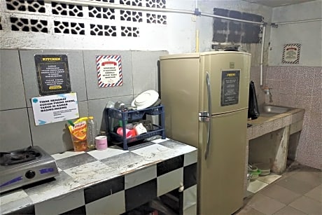 Hannah House - Female Room Only by ZUZU