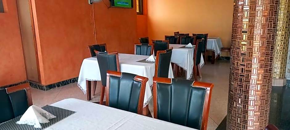 Super Paradise Hotel