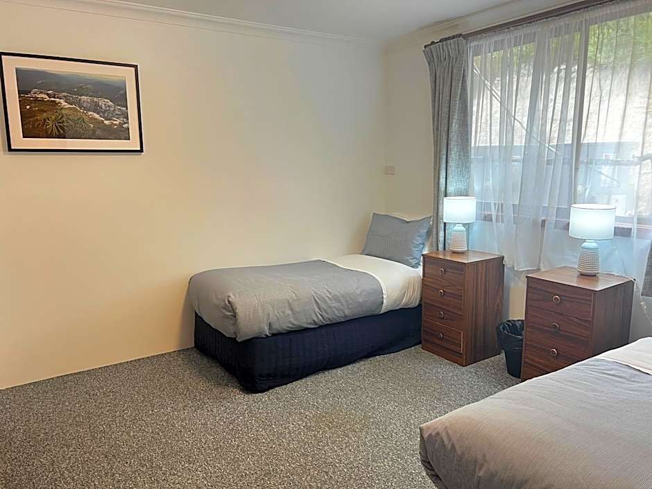 Regatta Point Tavern & Holiday Villas