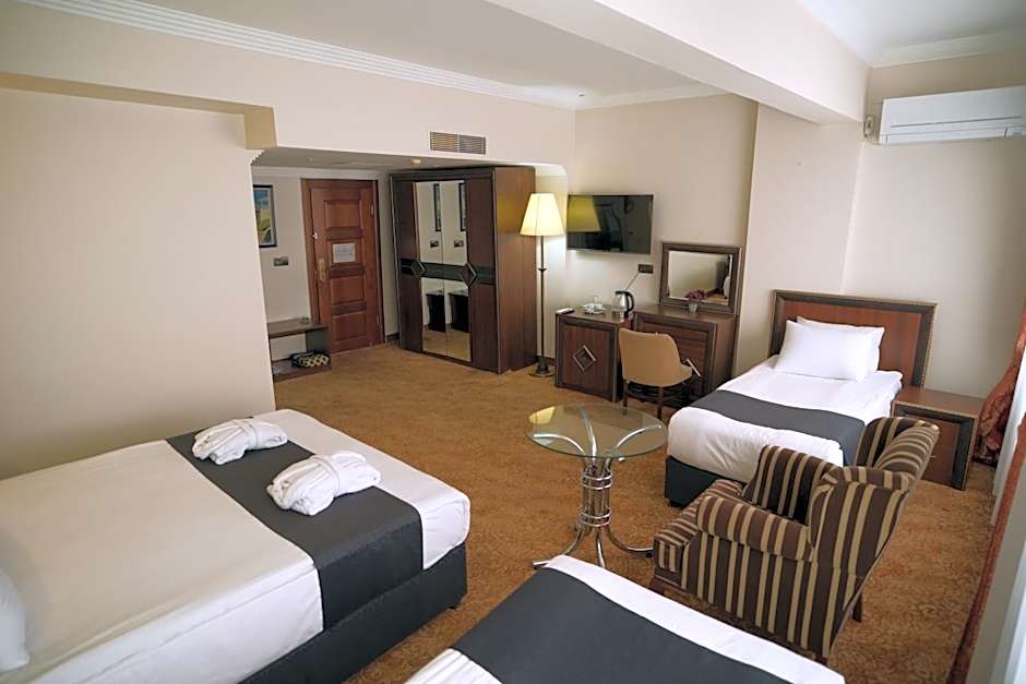 Photo 1 of 6 of Triple Room