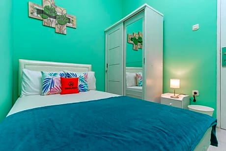 Single Room With Sharing Bathroom