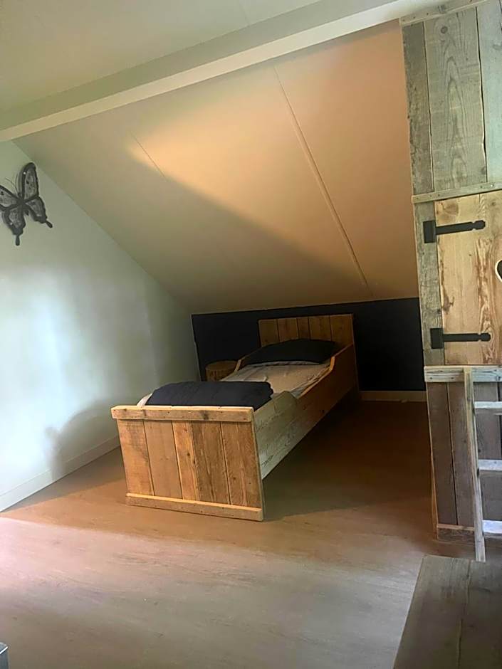 Nice 3-bedroom house with lake view
