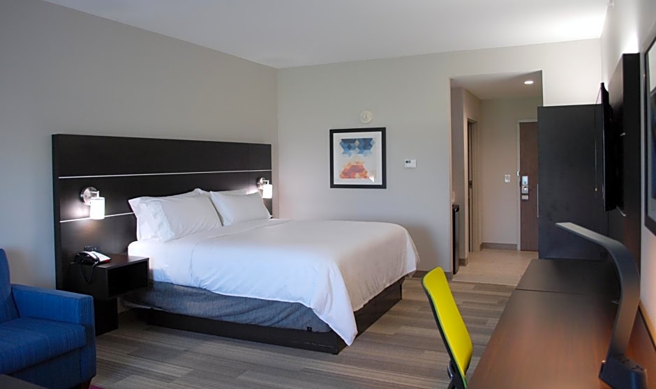 Holiday Inn Express and Suites White Hall By IHG
