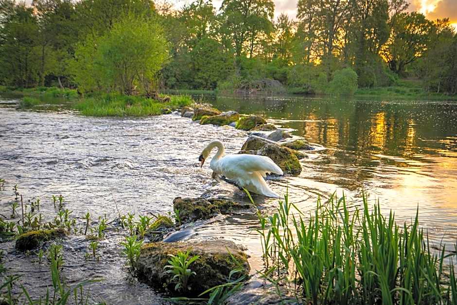 Castle Oaks House Hotel