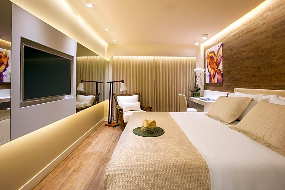 Photo 1 of 7 of Deluxe 1 Queen Bed