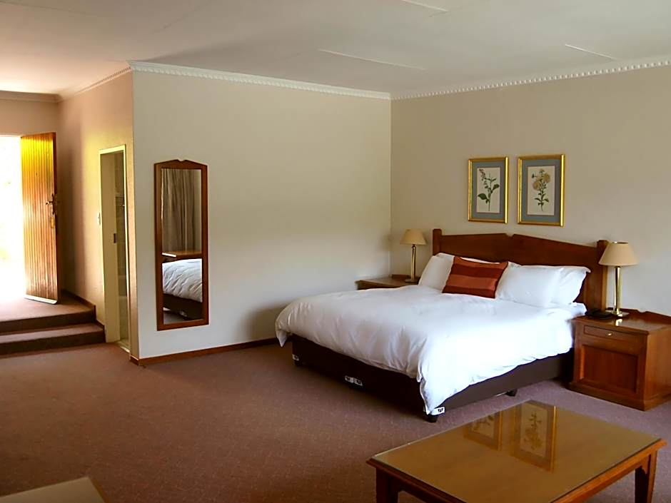 Safari Hotel & Convention Centre