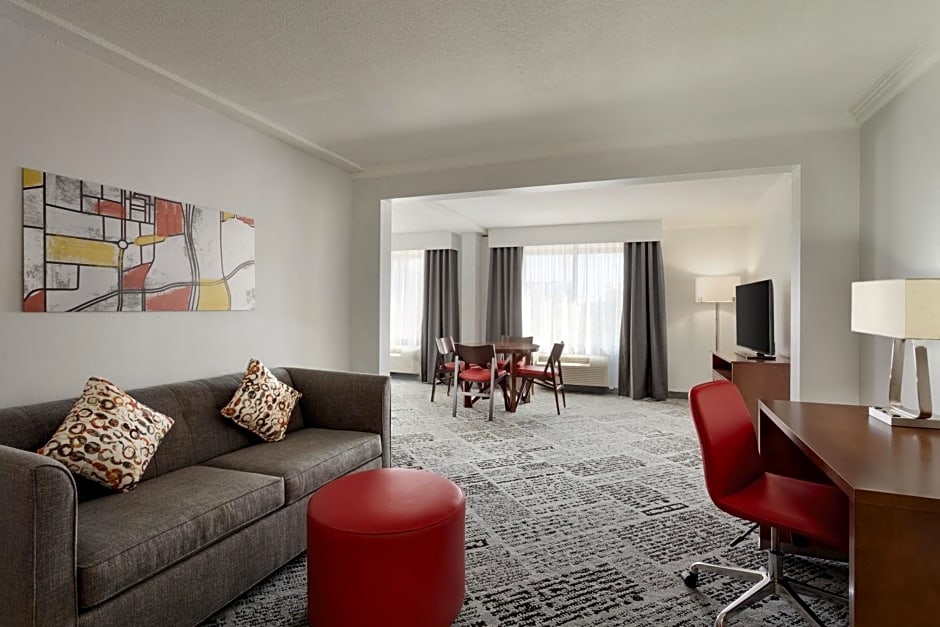 Pace Hotel Addison