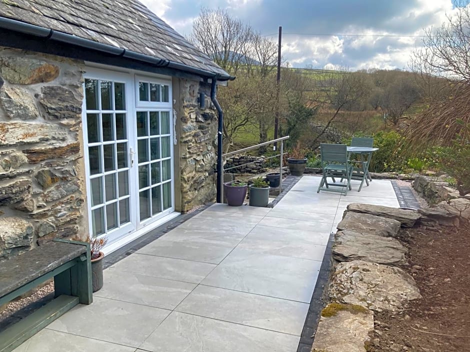 Garth Engan Private Self Contained B&B with Garden Area