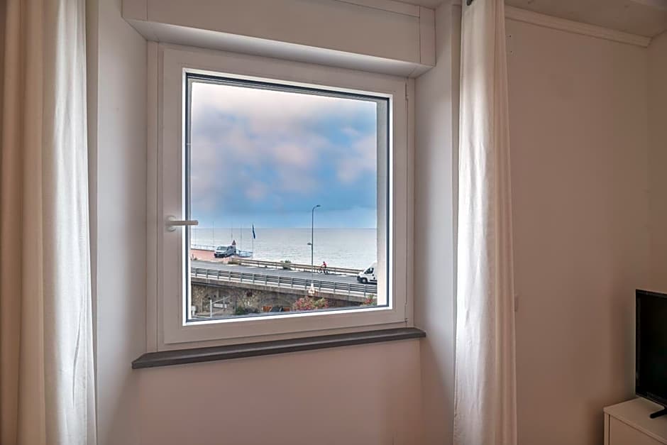 VILLA CADIZ APARTMENTS VARAZZE