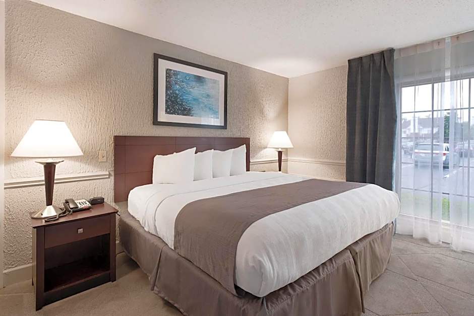 The Blu Hotel Blue Ash Cincinnati, an Ascend Collection Hotel