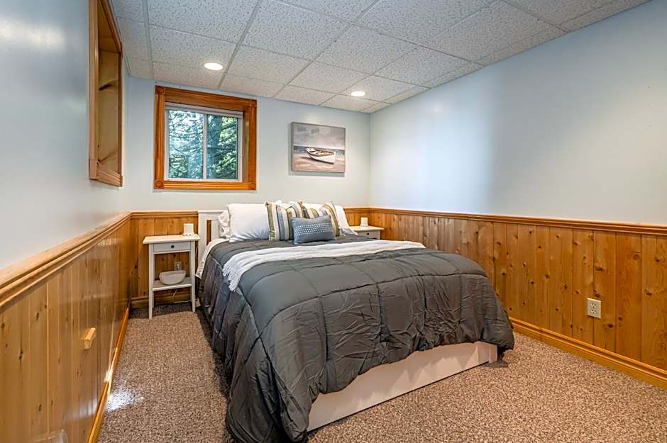 Grotto Escape Unwind at Cameron Lakehouse