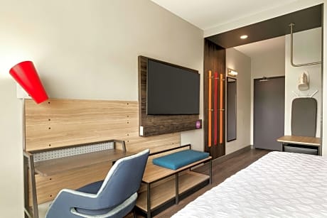 1 King Bed