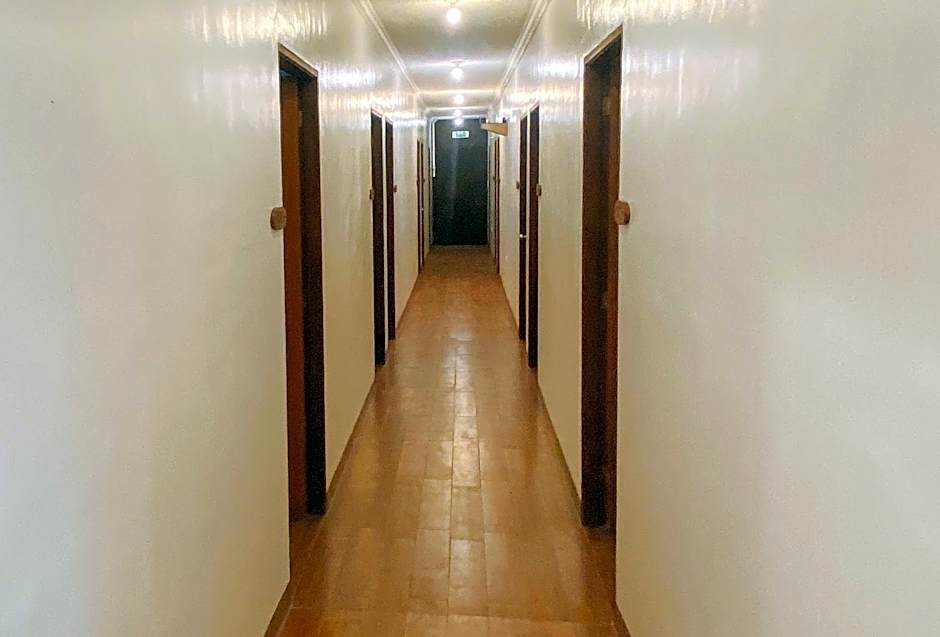 RedDoorz Plus at Balai Sofia Bed & Breakfast Batangas