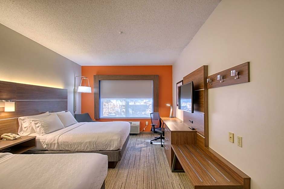 Holiday Inn Express Hotel & Suites Oshkosh - State Route 41 By IHG