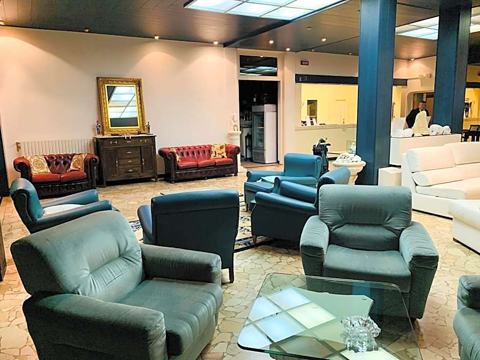 G&D Hotel Deanna Pool&Brunch