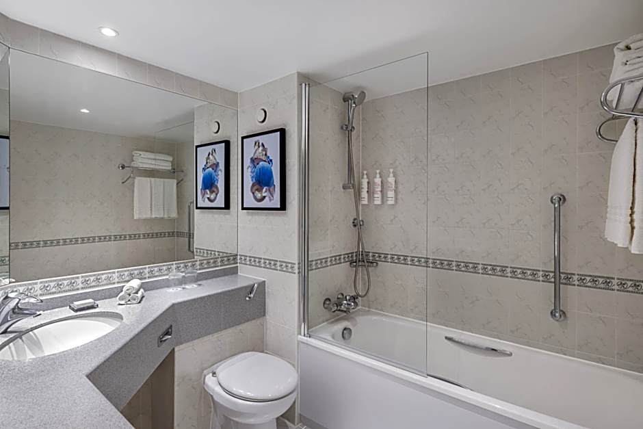 Delta Hotels by Marriott Heathrow Windsor