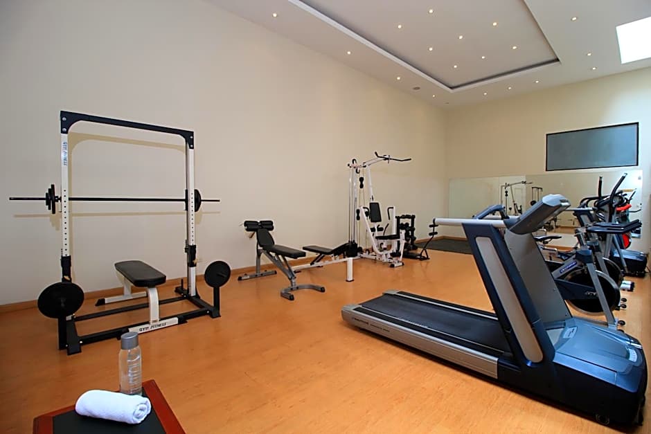 Hotel Windsor House Inn By GEH Suites