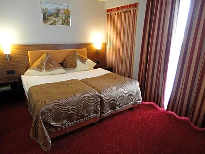 Grand Hotel Dream Main City Center