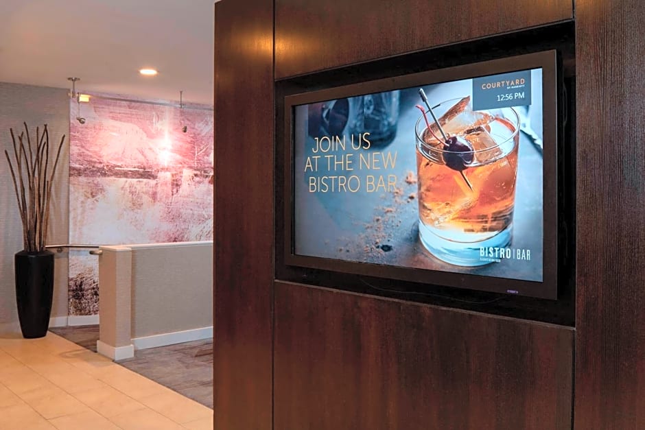 Courtyard by Marriott Nashville Airport