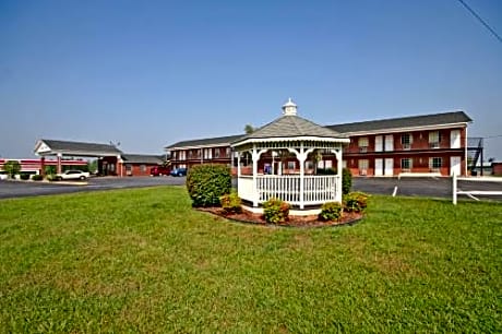 Surry Inn - Dobson