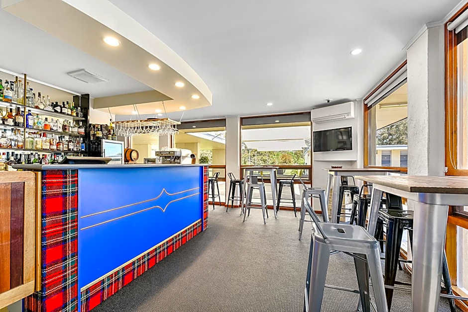 William Macintosh Motor Lodge